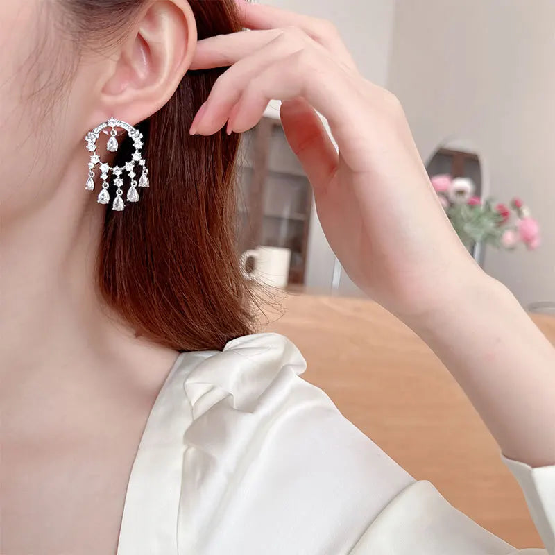 SUYU Women's Light Luxury Design Fashionable Vintage Earrings With Micro Zircon French Hollow Round Water Drop Tassel Earrings