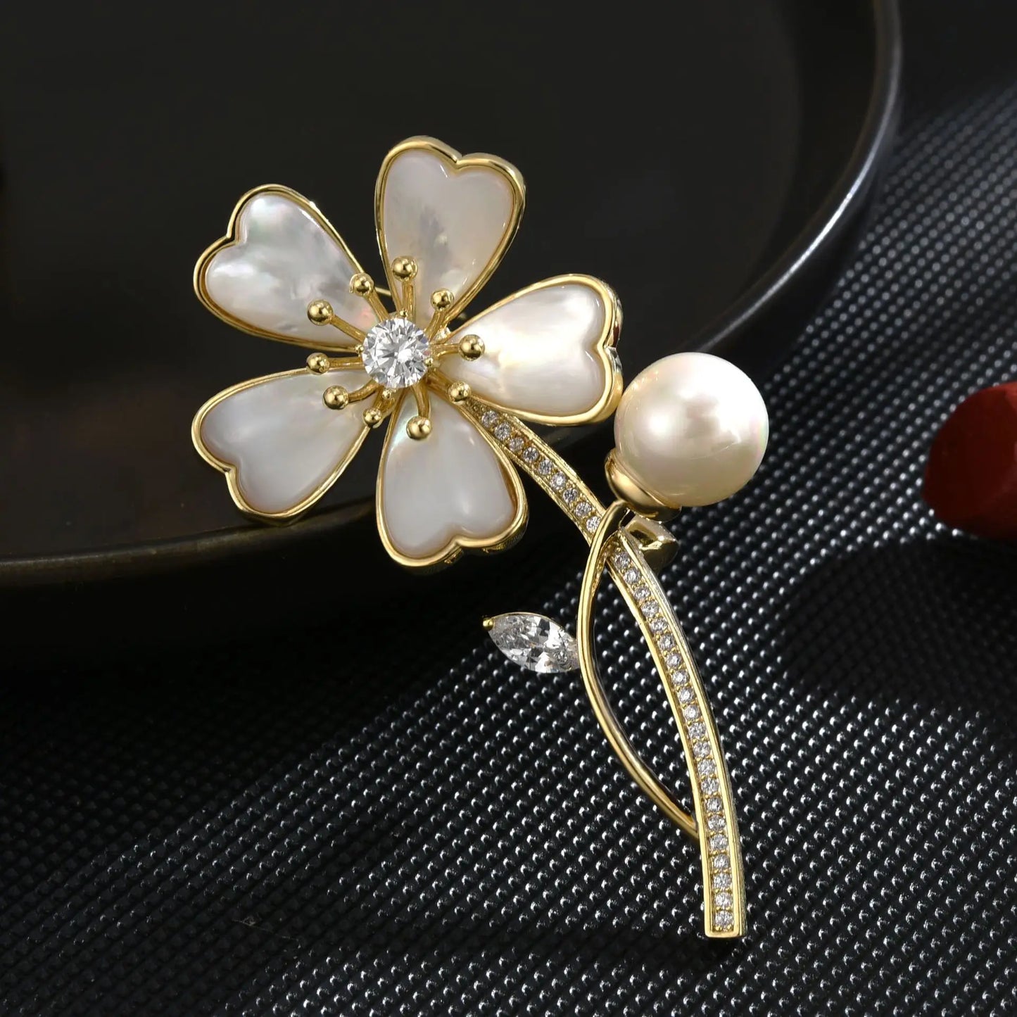 SUYU Miniature Embedded Cubic Zirconia Cherry Blossom Exquisite Brooch Fashion Imitation Pearl Corset Accessories