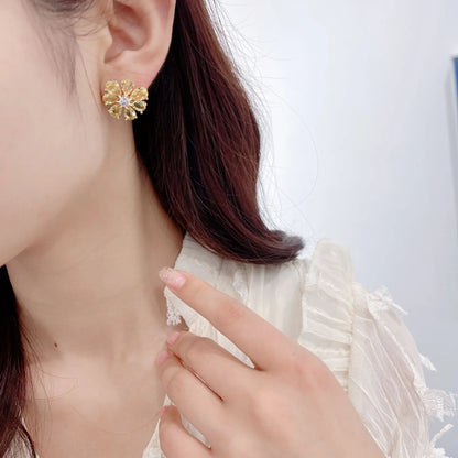 SUYU Summer New Sweet and Fashionable Style Design with Simple Water Drop Zircon Inlaid Flower Earrings