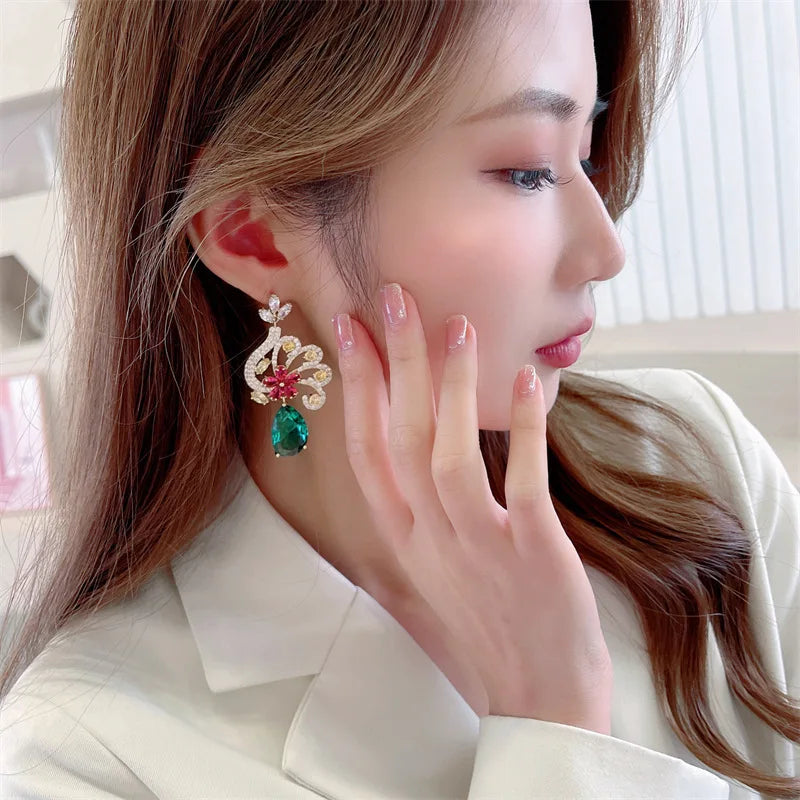 SUYU Ladies Light Luxury Design Elegant Water Droplet Peacock Earrings Fashion Versatile and Unique Design Sense Earrings