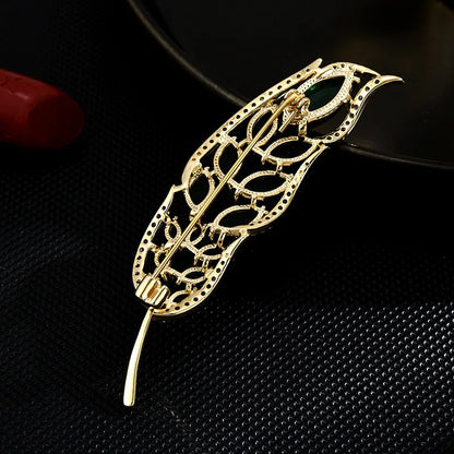 SUYU 2024 New Women's Design Leaf Brooch Luxurious Green Leaf Brooch Retro Elegant Fashionable Elegant Suit Coat Accessories