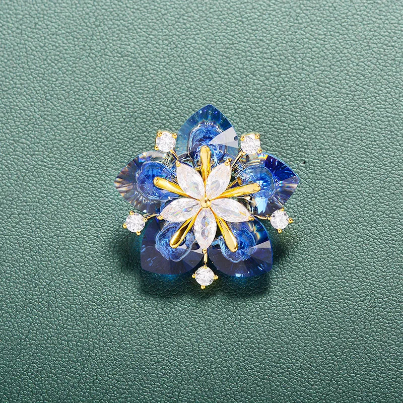 Fashionable And Elegant Blue Flower Brooch Sparkling Snowflake Shape Personalized Brooch Blossom Suit Coat Temperament Pins