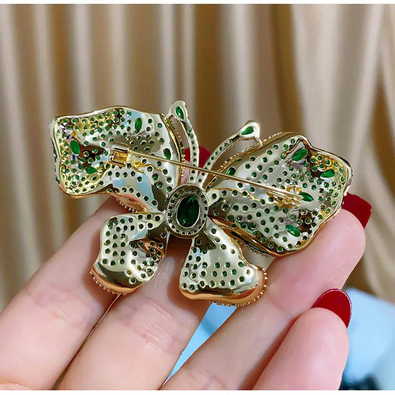 SUYU Stylish Elegant Delicate Green Butterfly Inlaid Cubic Zirconia Brooch Collar Accessories