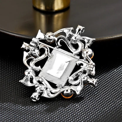 SUYU New Retro Fashionable And Elegant Women's Design Brooch Light Luxury And Gorgeous Brooch Clothing Accessories