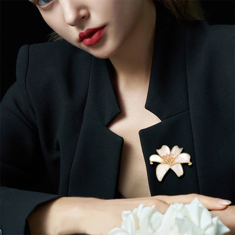 SUYU Elegant And Sweet Beimu Lily Flower Luxury Pin Women  Suit Coat Paired With Fashionable And Versatile Accessories