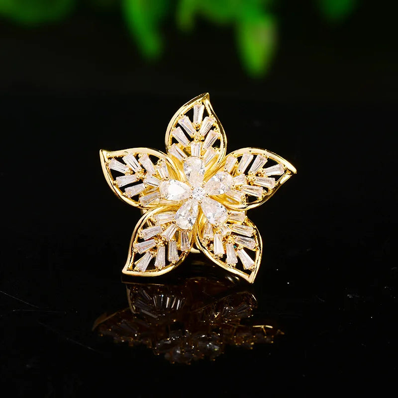 SUYU Women's Summer Fashion Flower Magnetic Buckle Brooch With Micro Inlaid Zircon Elegant Coat Accessory Pins