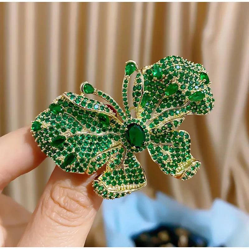 SUYU Stylish Elegant Delicate Green Butterfly Inlaid Cubic Zirconia Brooch Collar Accessories