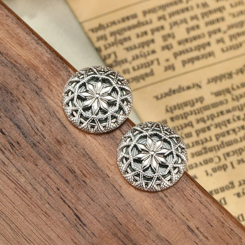 SUYU Retro Light Luxury Circular Hollow Flower Button Earrings Simple And Fashionable Women's Earrings