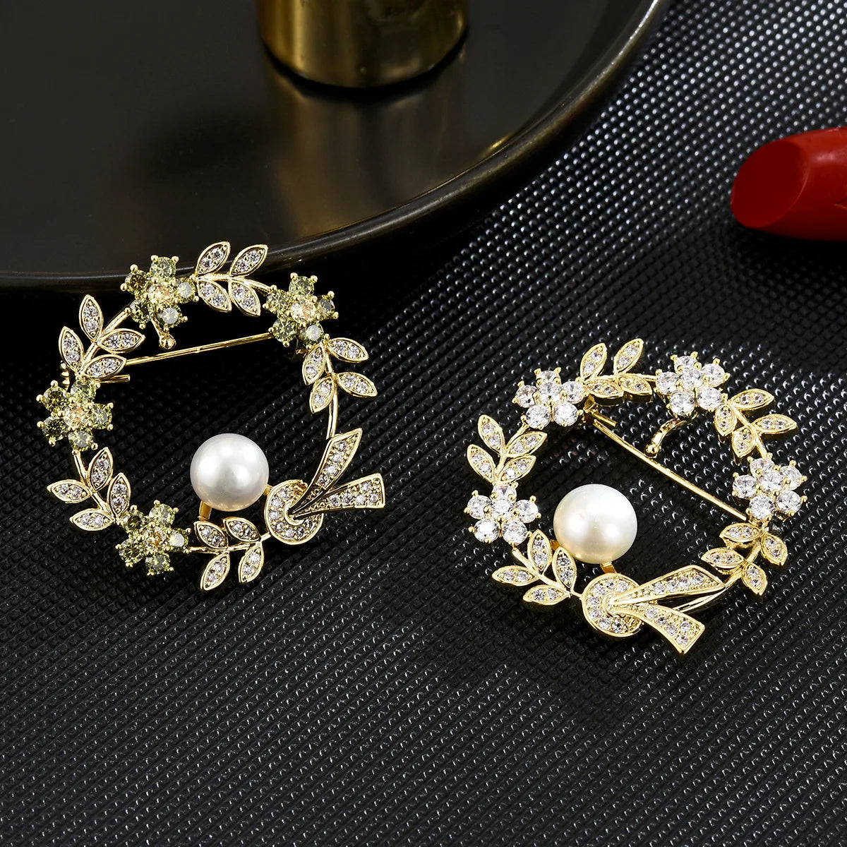 Women's Luxury Flower Brooch Simulated Pearl Brooch Design Fashionable And Elegant Style Pin Accessories Flower Festival Gift