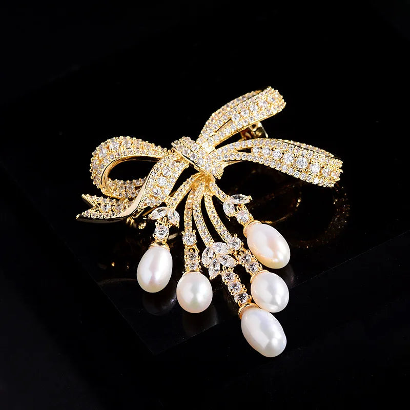 SUYU Ladies' Light Luxury Design Elegant Imitation Pearl Inlaid Zircon Bow Brooch Fashionable Versatile Niche Design Brooch