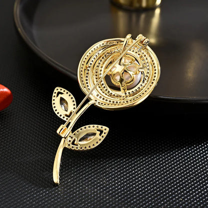 SUYU Women's Luxury Fashion Elegant Temperament Flower Brooch Simulation Pearl Brooch Clothing Accessories Fashion Jewelry