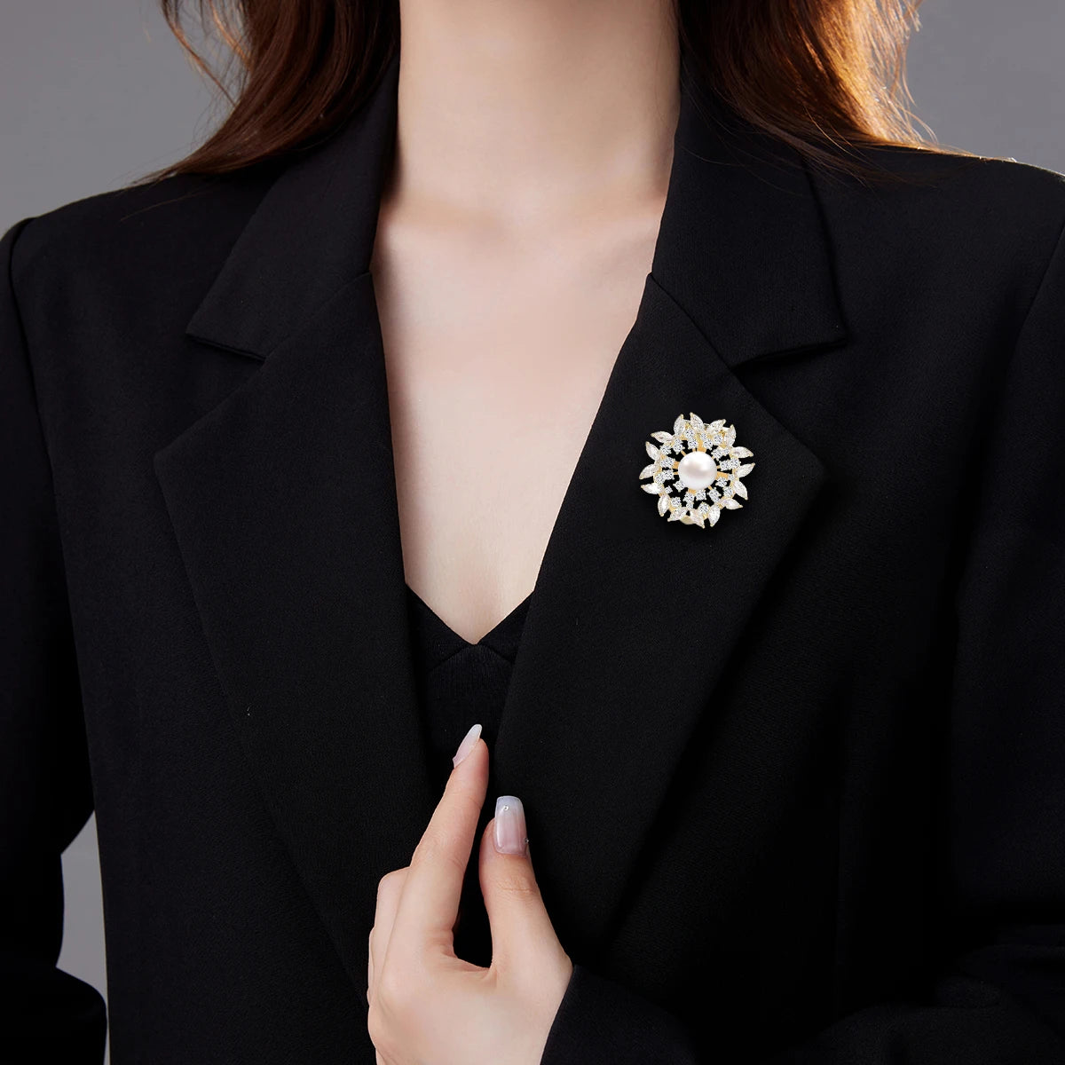 SUYU Autumn New Fashion Design Women's Flower Luxury Brooch Elegant Temperament Korean Version Brooch Scarf Buckle