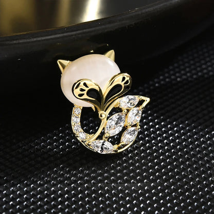 SUYU Cute Cat Eye Fox Collar Pin, Simple Temperament, Small Pin, Anti-Light Buckle, Brooch Accessories