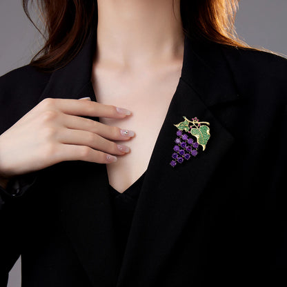 SUYU Autumn New Design Women's Luxury Grape Brooch Exquisite And Simple Versatile Coat Accessories 2024 New Trendy Brooch