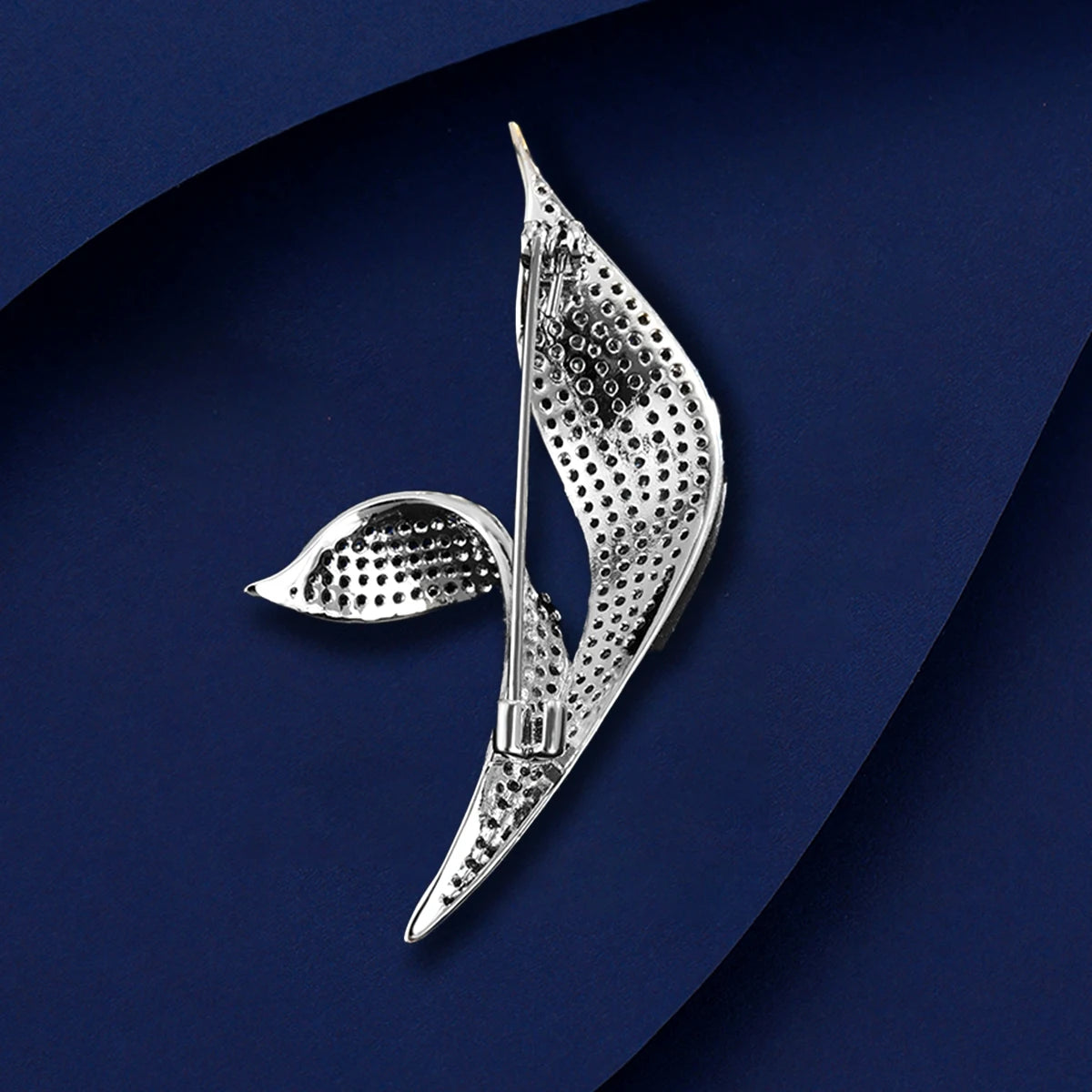 SUYU New Korean Minimalist Design Zircon Asymmetric Blue Leaf Brooch Two Tone Elegant Temperament Brooch