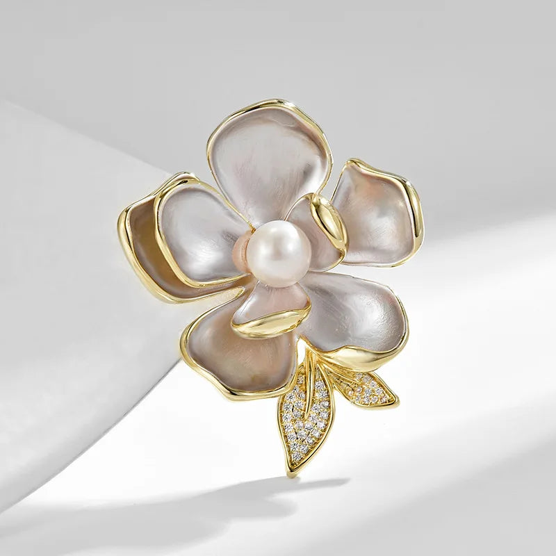 SUYU Fashionable And Creative Anti Glare Freshwater Imitation Pearl Camellia Flowers Fresh Enamel Clothing Decoration Brooch