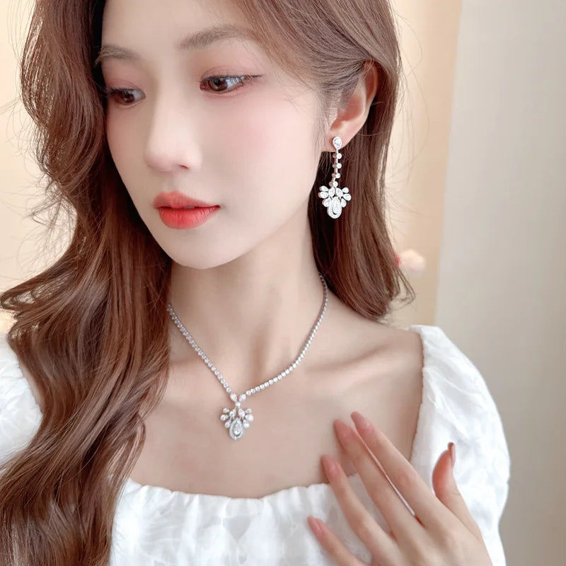 SUYU Necklace Women's Light Luxury Design Fashionable Earring Set Fashionable Jewelry Collarbone Chain Daily Accessories