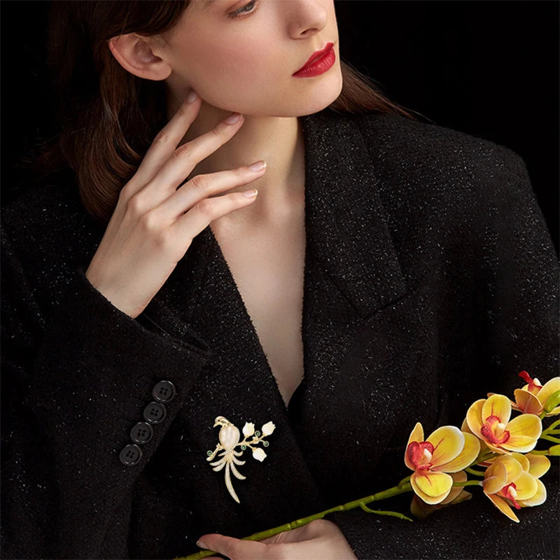 SUYU Fashionable Design New Temperament Iris Flower Magpie Exquisite And Sweet Ancient Style Coat Brooch Cat Eye Exquisite Pin