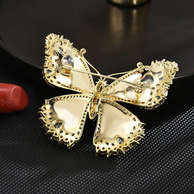 SUYU Autumn Women's Luxurious Brooch Butterfly Fashionable And Personalized Trend Niche Design Coat Jacket Accessories And Pins