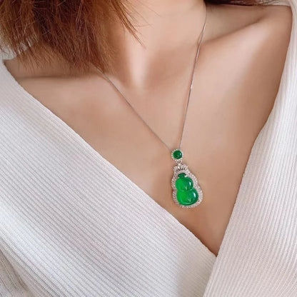 Fashionable and Elegant Jewelry Women's Light Luxury Green Simulated Jade Gourd Necklace Fashionable and Elegant Birthday Gift