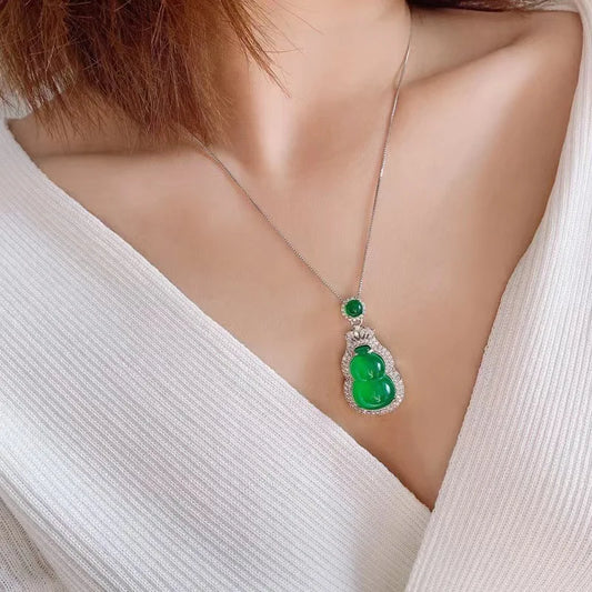 Fashionable and Elegant Jewelry Women's Light Luxury Green Simulated Jade Gourd Necklace Fashionable and Elegant Birthday Gift