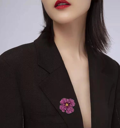 SUYU New Camellia Blossom brooch Luxury Women's Red Rose Brooch Flower Temperament Exquisite Pin Design Sense Suit Accessories