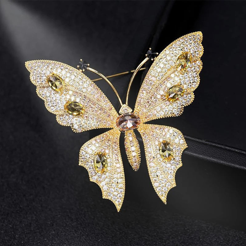 SUYU Copper Inlaid Cubic Zirconia Lovely Temperament Butterfly Brooch Fashion Women's Coat Suit Pin Accessories Gift