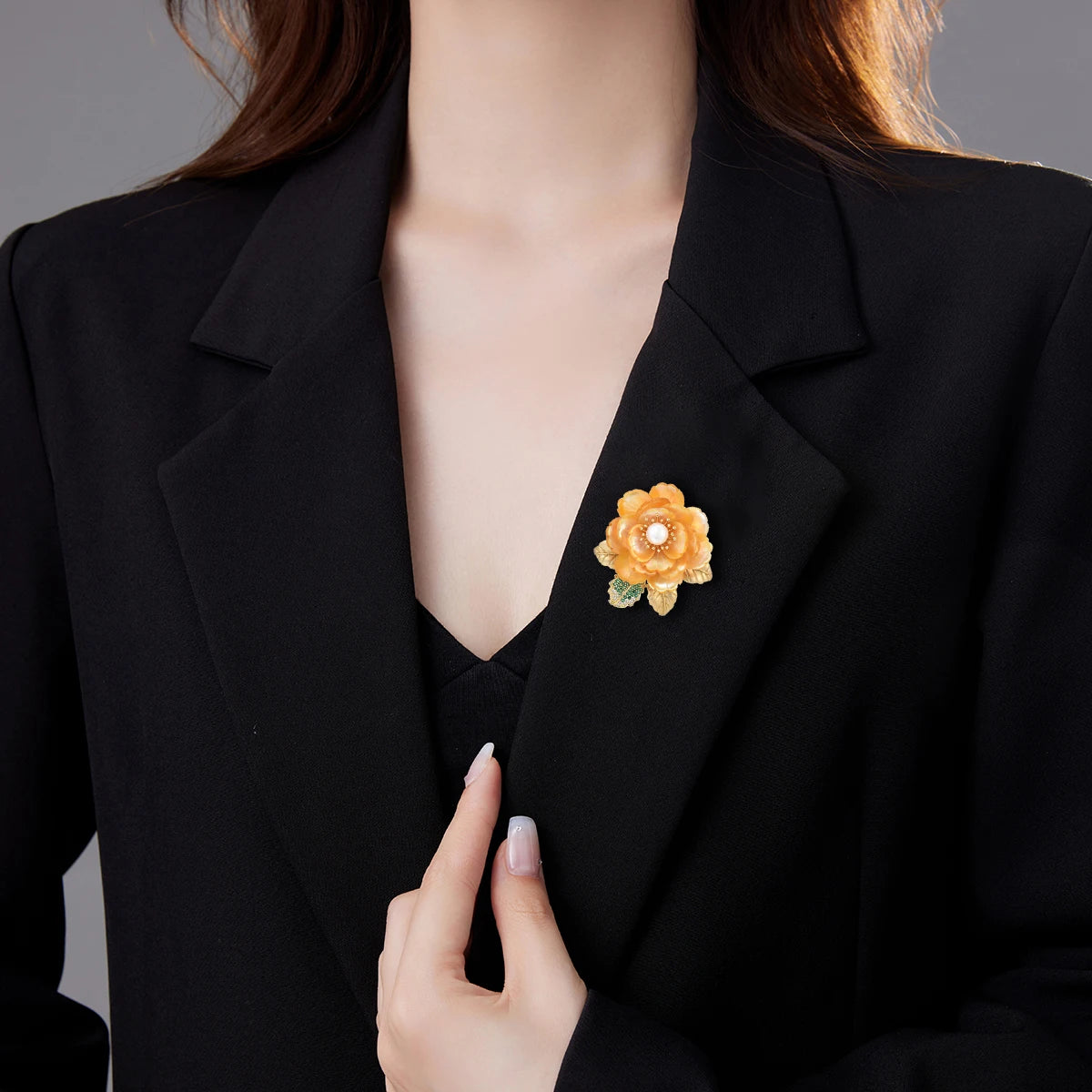 SUYU New Retro And Luxurious Peony Brooch Design Women's Luxurious Brooch Fashionable And Elegant Coat Holiday Accessories