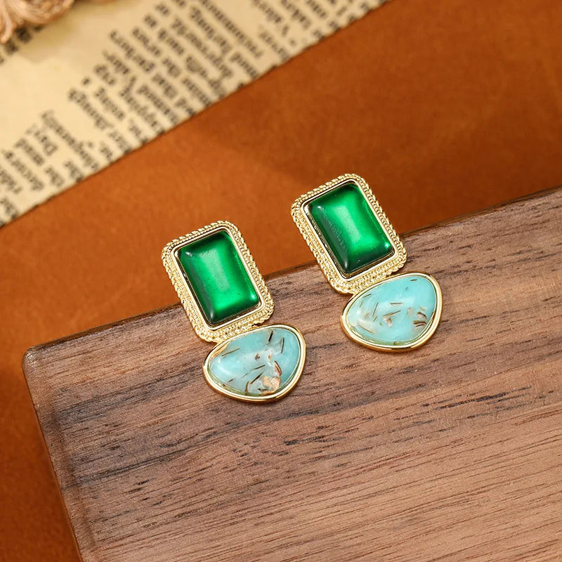 SUYU Vintage Earrings In Jewelry Geometric Heart Shaped Design Natural Stone Elegant Earrings Fashionable Jewelry Accessories