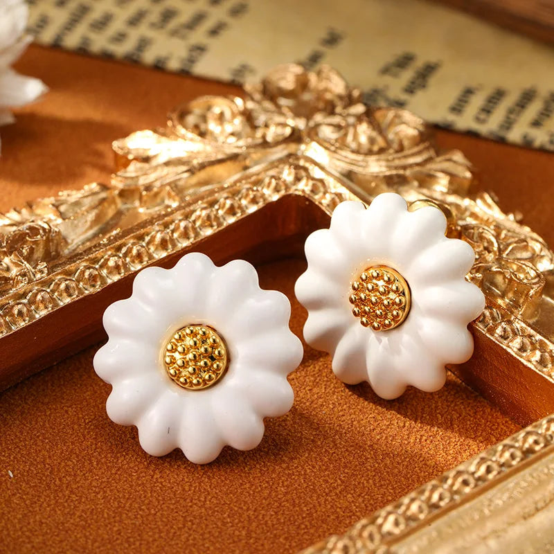 SUYU New Fashionable Design is Simple and Versatile Elegance White Drip Flower Daisy Earrings Women's Earrings