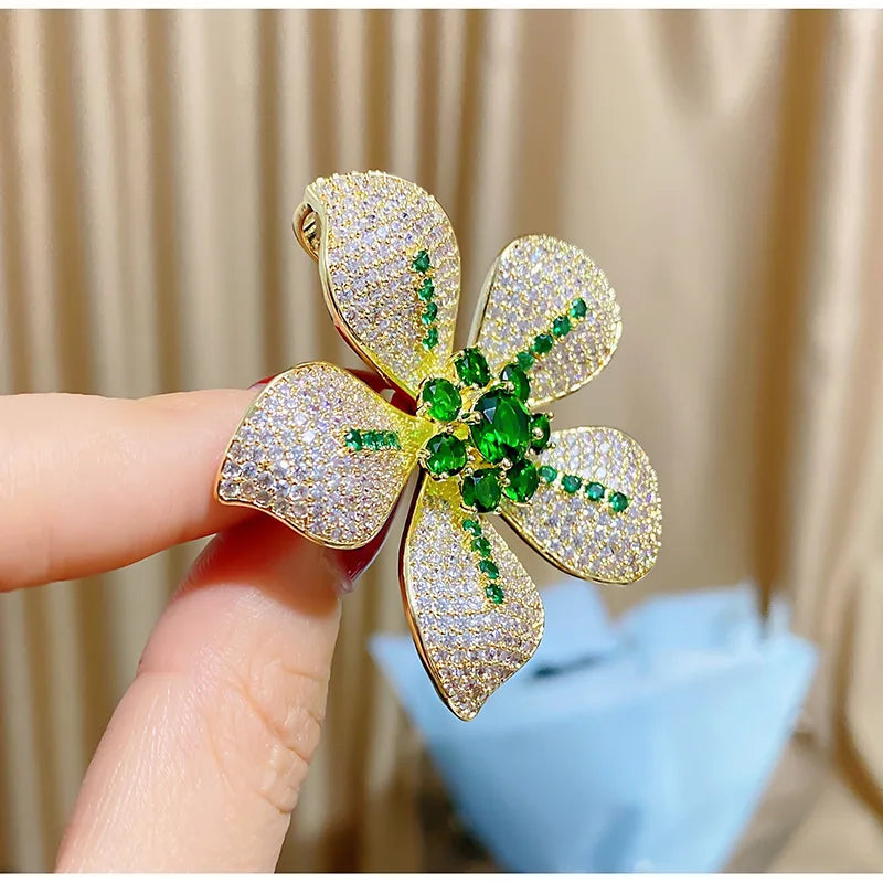 SUYU Fashion Flower Green Cubic Zirconia Atmosphere Versatile Personalized Sunflower Clothing Accessories Brooch