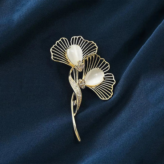 SUYU Ginkgo Leaf Elegant Luxury Premium Brooch Women's Delicate Temperament Pins Simple Personality Corsage Coat Accessories