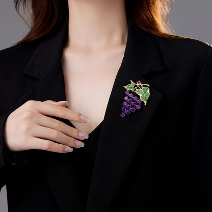 SUYU Autumn New Design Women's Luxury Grape Brooch Exquisite And Simple Versatile Coat Accessories 2024 New Trendy Brooch