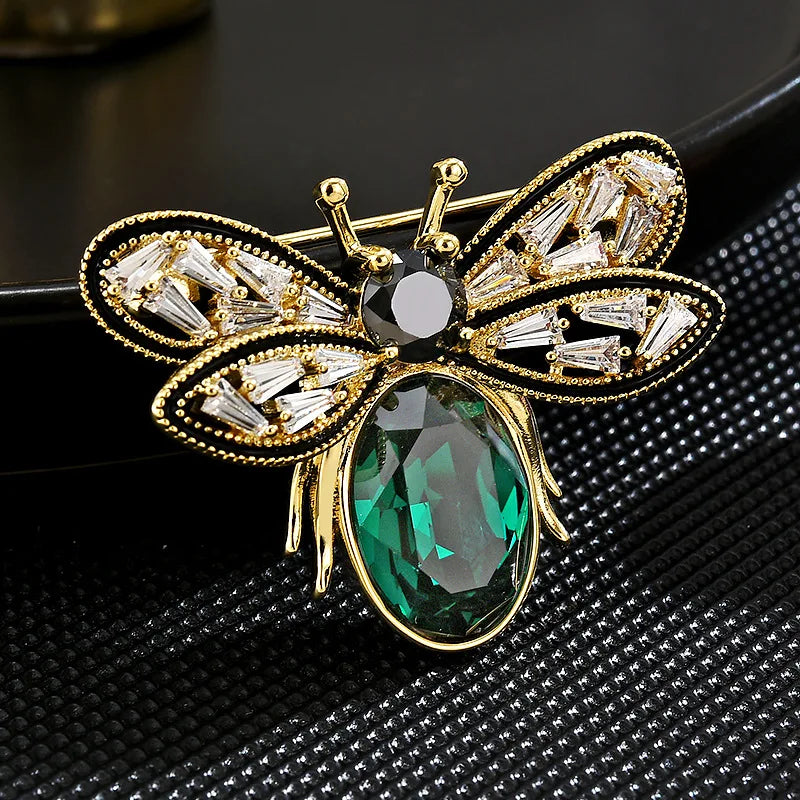 SUYU Simple And Flexible Micro Inlaid Green Cubic Zirconia Bee Brooch Insect Collar Pin, Light Resistant Buckle