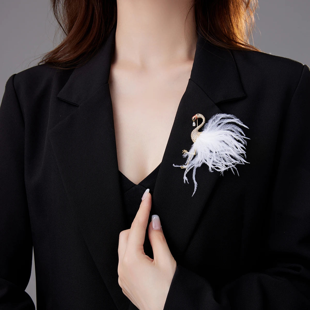 SUYU Fashion And Creative Design Of Clothing Flamingo Brooch Soft Feather Women's Luxurious Brooch Gift Pin