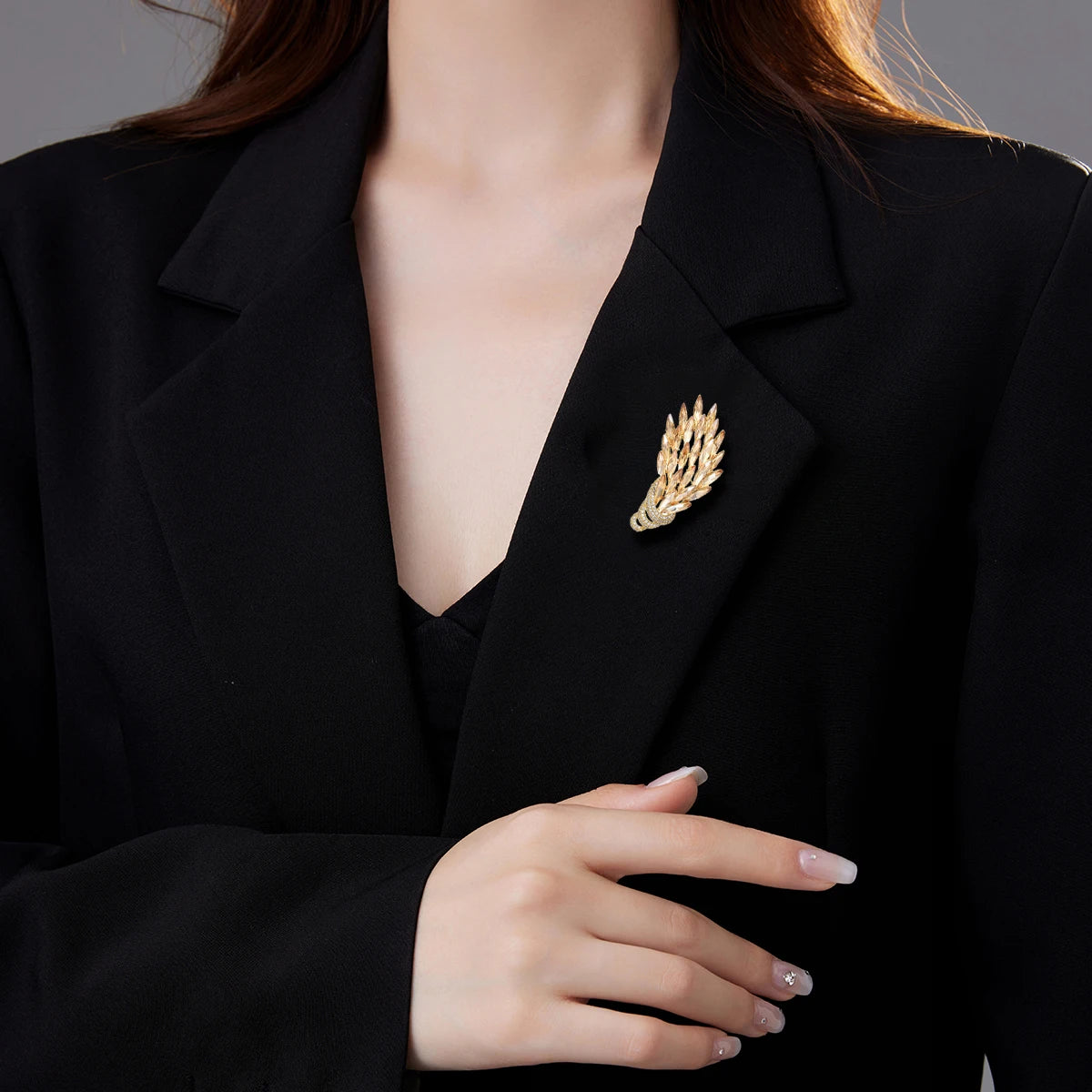 New Fashionable Design Autumn Niche Mai Sui Women's Brooch Luxury Coat Accessories Elegant Pins