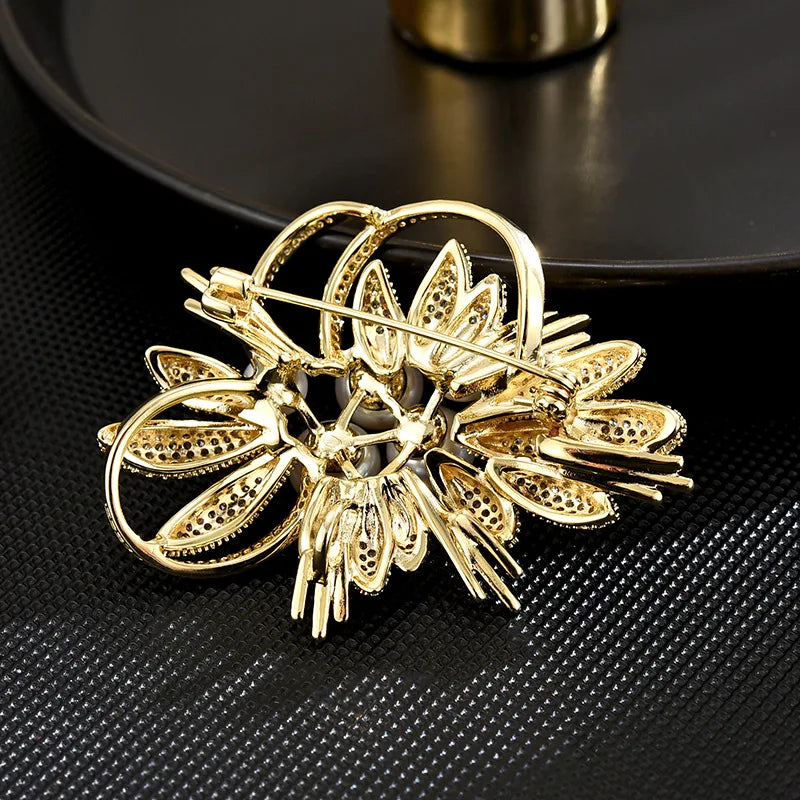 SUYU New Women's Luxury Brooch Fashionable Exquisite And Elegant Flower Simulation Pearl Brooch Suit And Coat Accessories