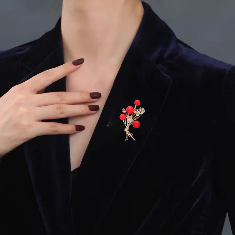 SUYU Red Series Fashionable Red Fruit Brooch Creative Elegant Flower Pin Clothing Temperament Simple Flower Accessories