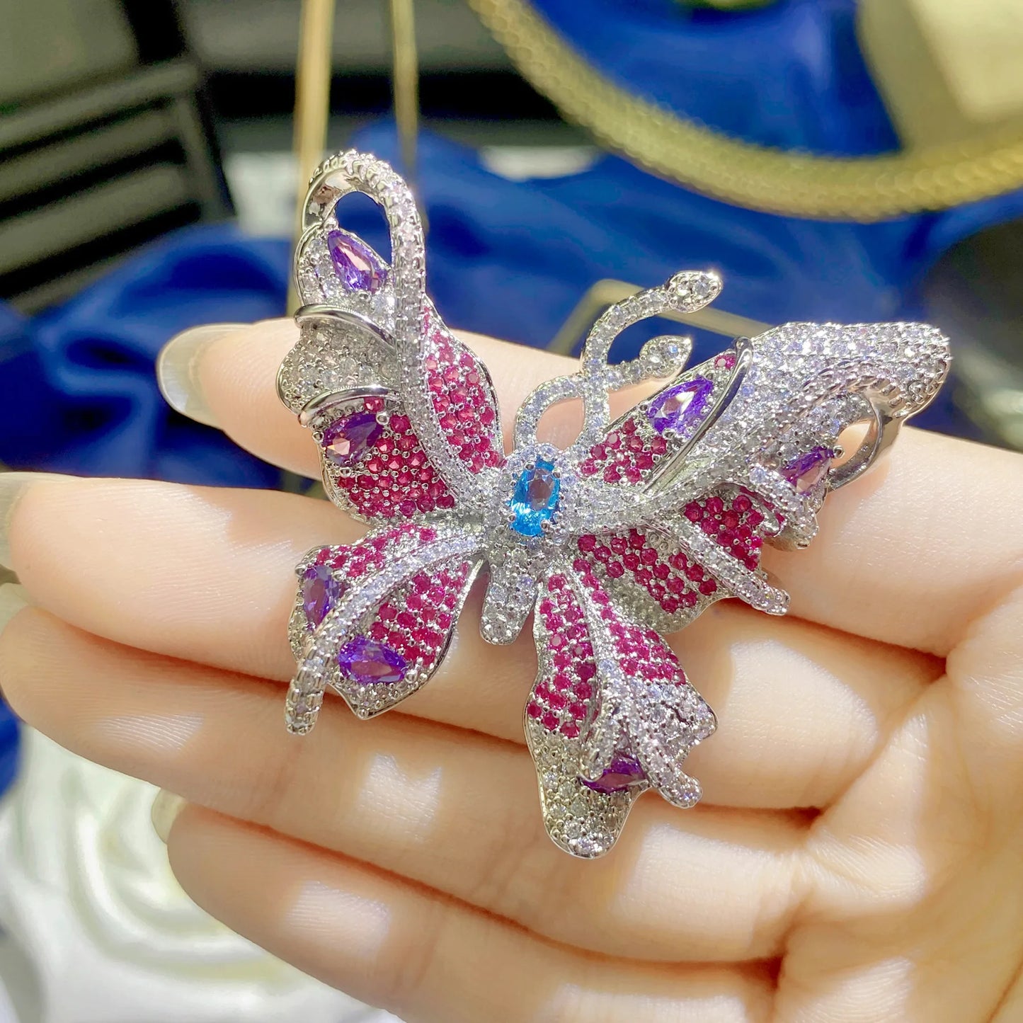 SUYU Winter New Dreamy Design Butterfly Brooch For Women Luxurious Brooch Wearing Necklace Exquisite Fantasy Purple Ring