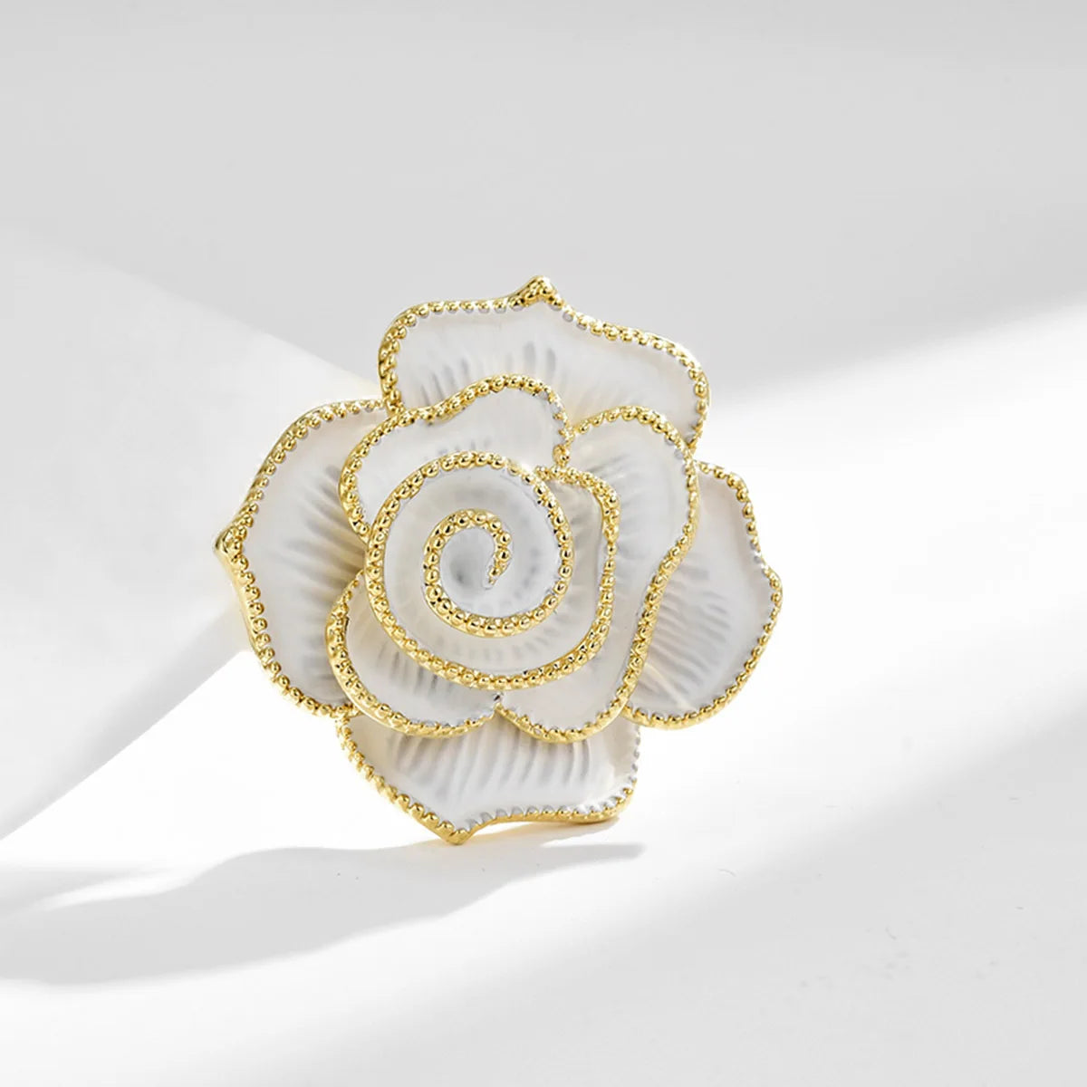 SUYU Women's Light Luxury Vintage Versatile Small Fragrant Mountain Camellia Brooch Stylish and Elegant Classic Brooch