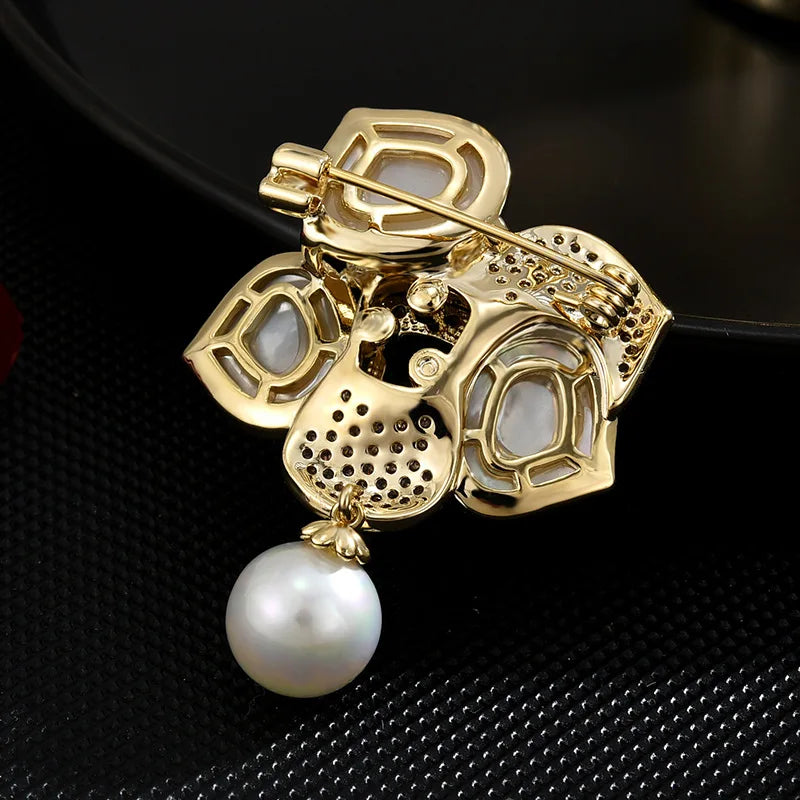 SUYU Simulation Fritillaria Camellia brooch Copper Micro-embedded Flower Imitation Pearl Brooc