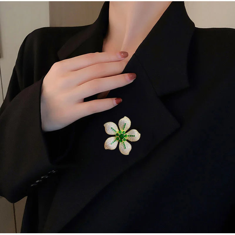 SUYU Fashion Flower Green Cubic Zirconia Atmosphere Versatile Personalized Sunflower Clothing Accessories Brooch