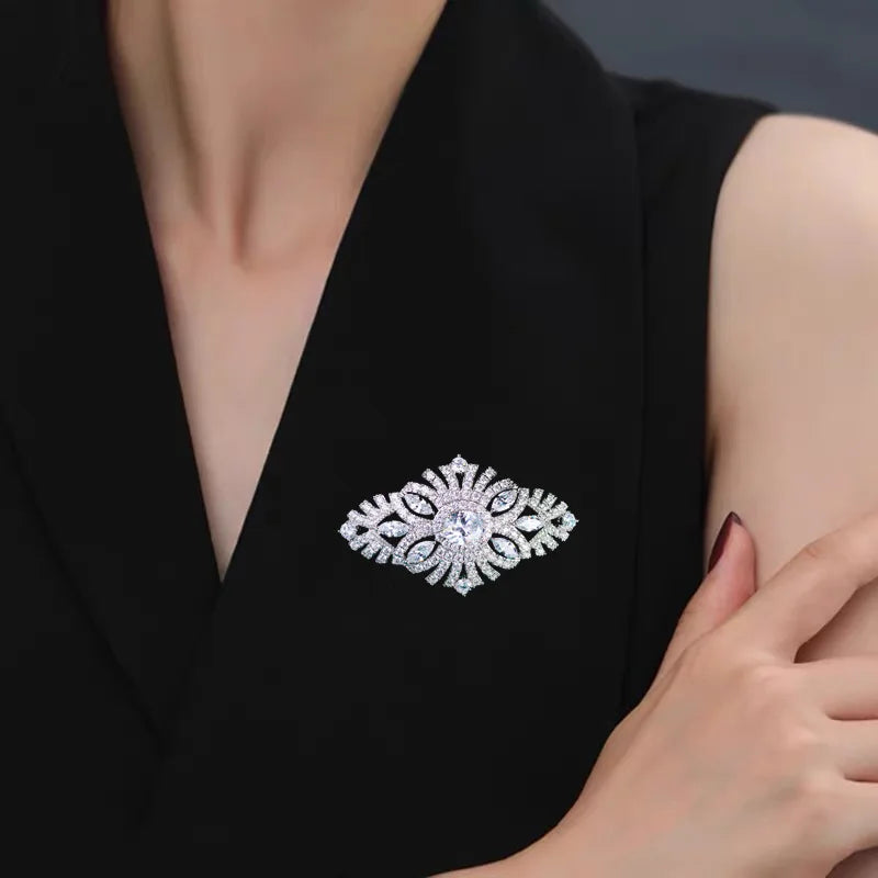 SUYU European And American Elegant Temperament Cubic Zirconia Medal Brooch Elegant And Simple Clothing Accessories