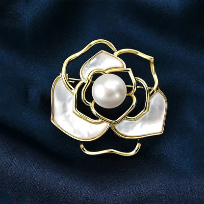 SUYU Jewelry Fashion Camellia Blossom Brooch Imitation Pearl Hollow Design Flower Brooch Fashion Women's Luxury Clothing Pin