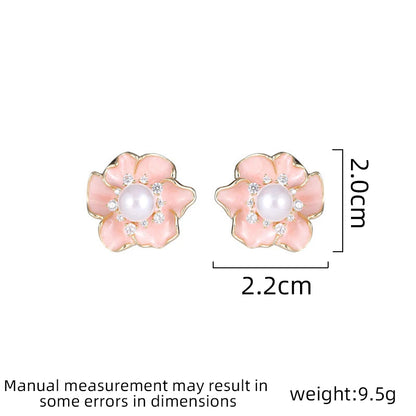 Ladies Light Luxury, Sweet and Elegant Flower Imitation Pearl Earrings Fashionable and Versatile Unique Design Feeling Earrings