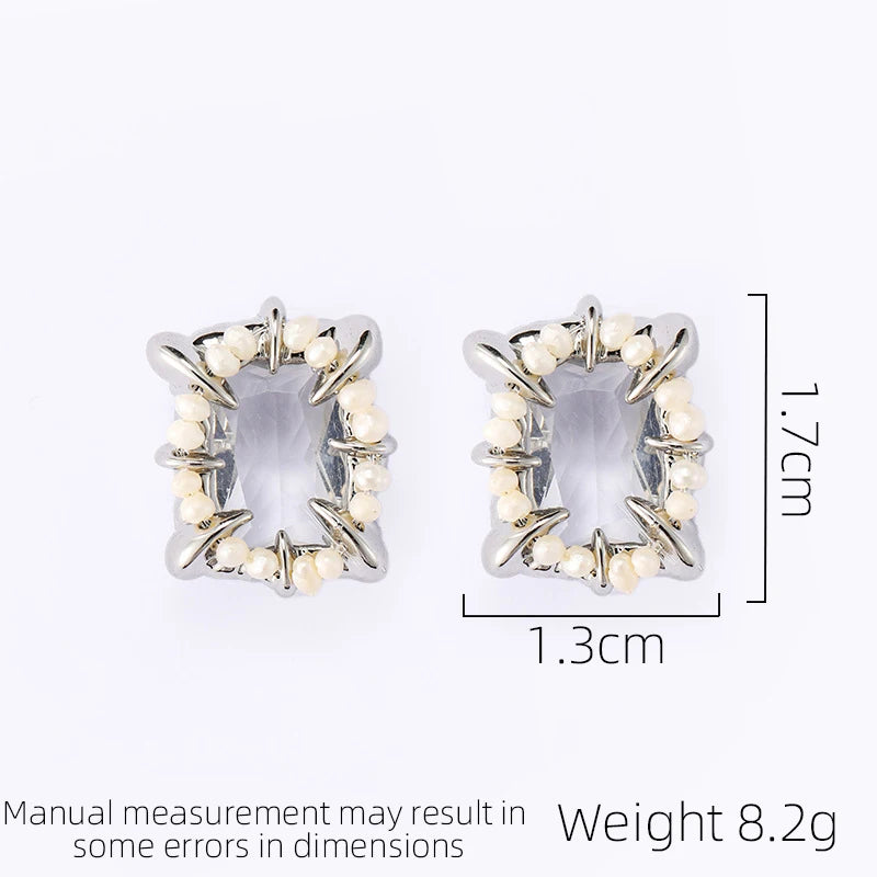 SUYU Summer New Square Baroque Earrings Claw Shaped Women's Vintage Earrings With Pearl Imitation Design And Elegant Earrings