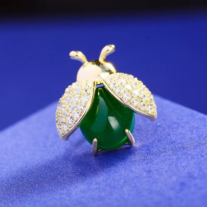 SUYU Elegant Small Brooch With Cubic Zirconia Inlaid In The Neck Pin Collar Style Clothing With Corsage