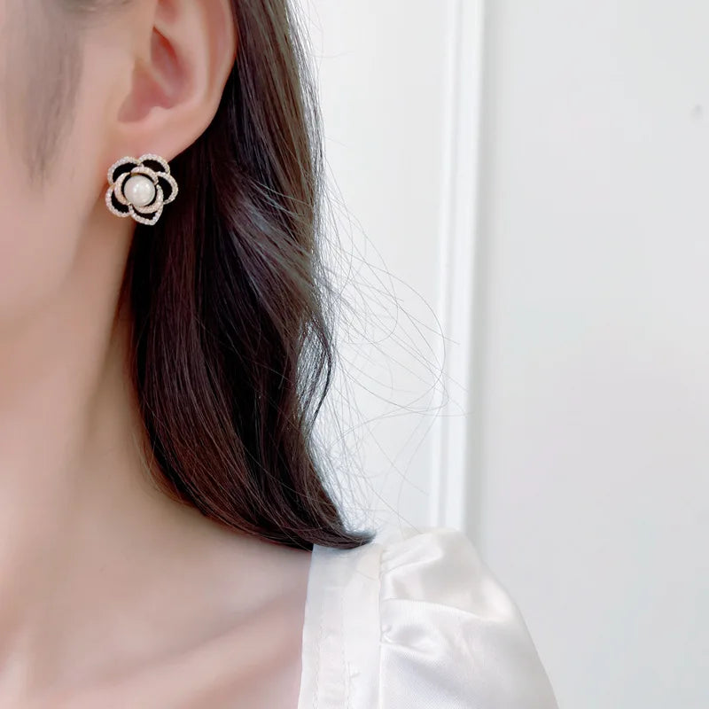 Elegant Temperament Earring Design With Oil Drop Simulation Pearl Camellia Flower Earrings