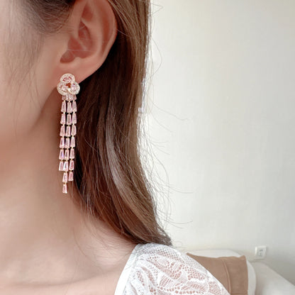 SUYU Women's Light Luxury Design Elegant Long Tassel Earrings Fashionable and Versatile Unique Design Feeling Earrings