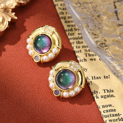 Jewelry French Vintage Fashion Classic Earrings Imitation Pearl Inlay Design Sense Earrings Small And Exquisite Classic Earrings